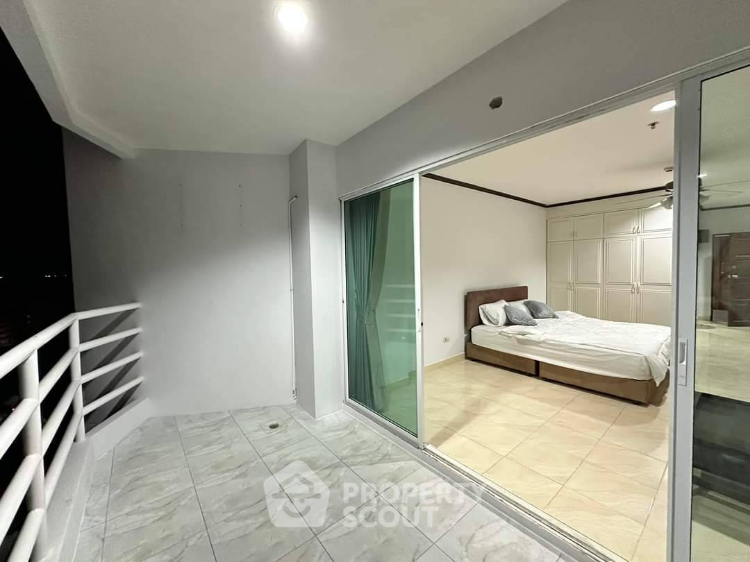picture 1-BR Condo at View Talay 5 Condominium Jomtien close to Jomtien Beach (ID 1856441) - 7/9