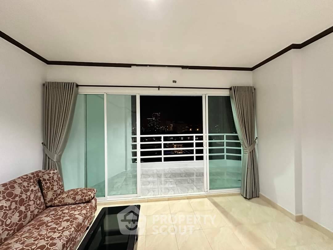 picture 1-BR Condo at View Talay 5 Condominium Jomtien close to Jomtien Beach (ID 1856441) - 5/9