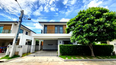 ขายบ้านเดี่ยว : ขายบ้านเดี่ยว ม.เซ็นโทรพระรามสอง-พุทธบูชา (ซอยพุทธบูชา 32) Tel.099-998-3897