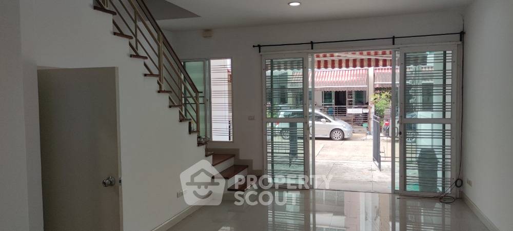 รูป ทาวน์เฮาท์ 3-ห้องนอน ที่ บ้านกลางเมือง สาทร - ตากสิน 2 ใกล้ BTS วุฒากาศ (ID 1595284) - รูปที่ 10/11