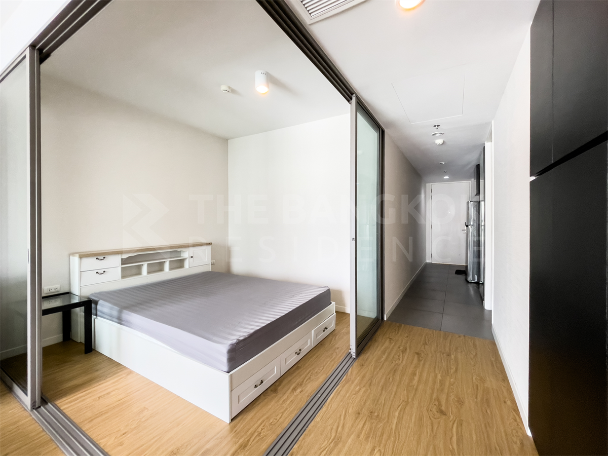 picture Luxury Condo Ready to Move-in at the Best Location Siamese Surawong near MRT Sam Yan Station - 9/10