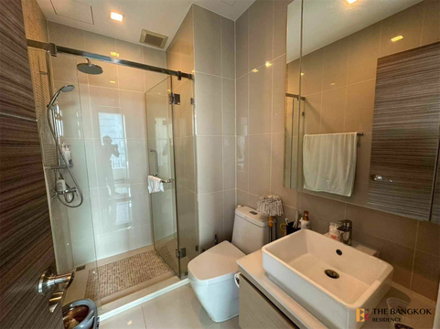 Q Asoke Luxury Condo at Special Price near MRT Phetchaburi Station