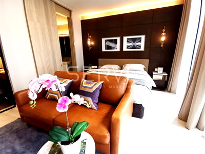 Condos for rent : 🔥35K🔥 - Modern Luxury Style  Studio with Partition Perfect Location Next to BTS Phloen Chit &Central Embassy at Noble Ploenchit Condo / For Rent 
