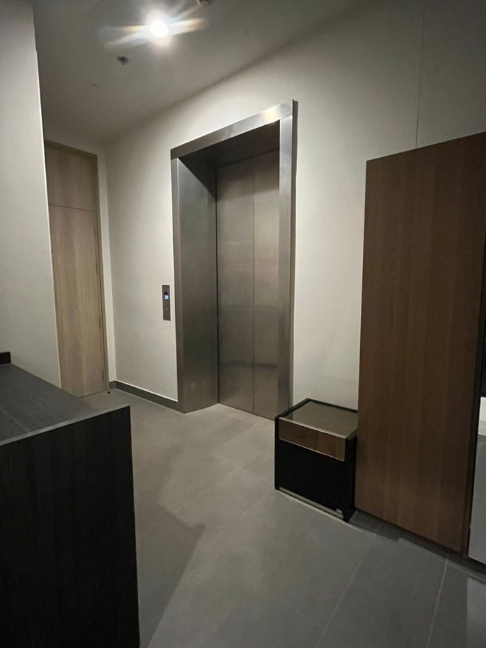 รูป ♢ Prime Location ♢ ตึก A ชั้น 00+ Type A04 | 1 ห้องนอน 47.00 ตร.ม. | คอนโดมี Skywalk เชื่อมเข้า BTS เพลินจิต, Central Embassy - รูปที่ 17/20