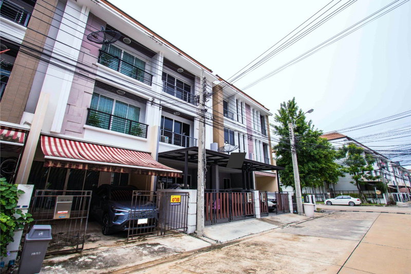 Townhouses for sale : For Sale: 3-Story Townhome, 20 sq.w., Baan Klang Muang S-Sense Sathorn-Taksin 2, next to Kanlapaphruek Road, Ratchaphruek Road, 