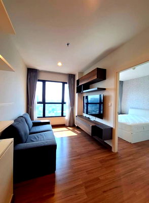 Condos for sale BTS Ari : Spacious Condo near BTS Ari | Fully Furnished | The Crest Phahonyothin 11
