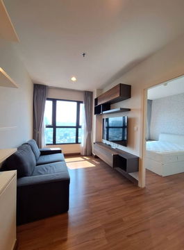 Spacious Condo near BTS Ari | Fully Furnished | The Crest Phahonyothin 11