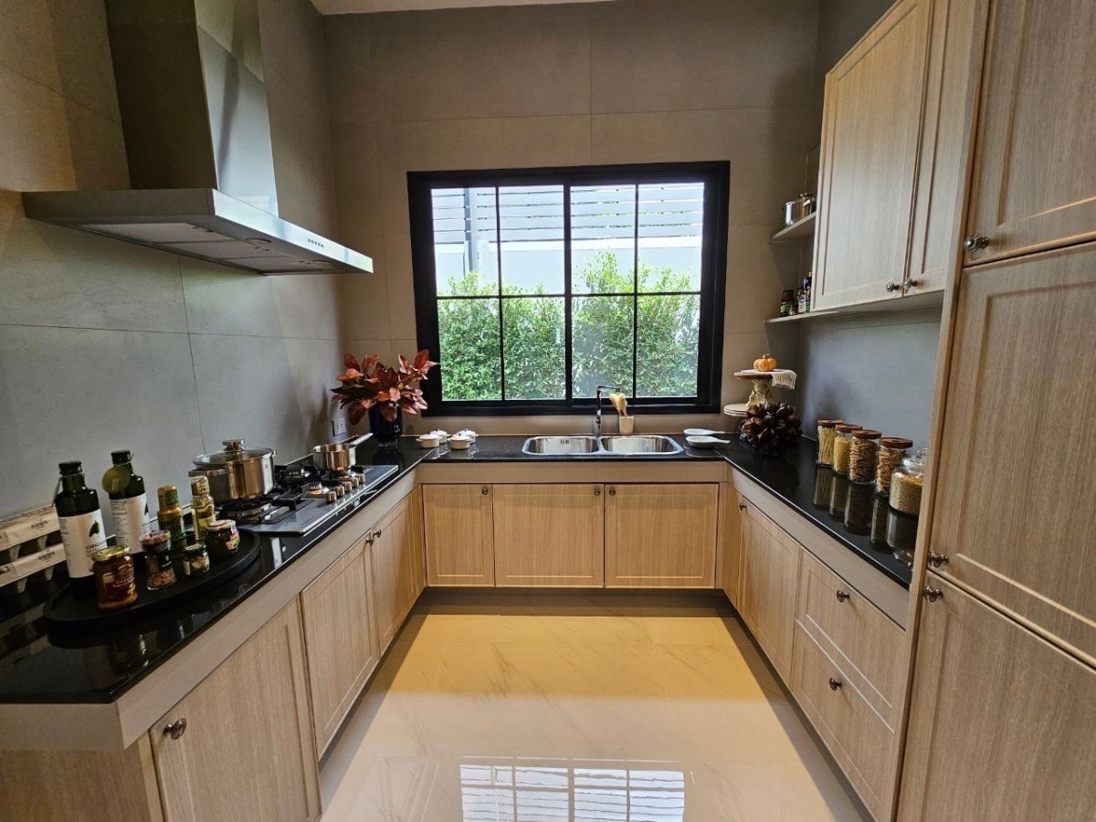 รูป Special Offer !!  🏡🏡🏡 ขายบ้านตัวอย่าง  แต่งครบำร้อมอยู่  Narasiri Phahol–Watcharapol  - รูปที่ 2/16