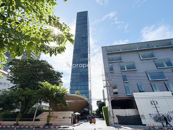 The Monument Thonglor
