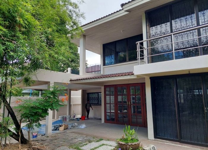 ให้เช่าบ้านเดี่ยว 3 ห้องนอน 300 ตร.ม. 143 ตร.ว. เขตบางกะปิ