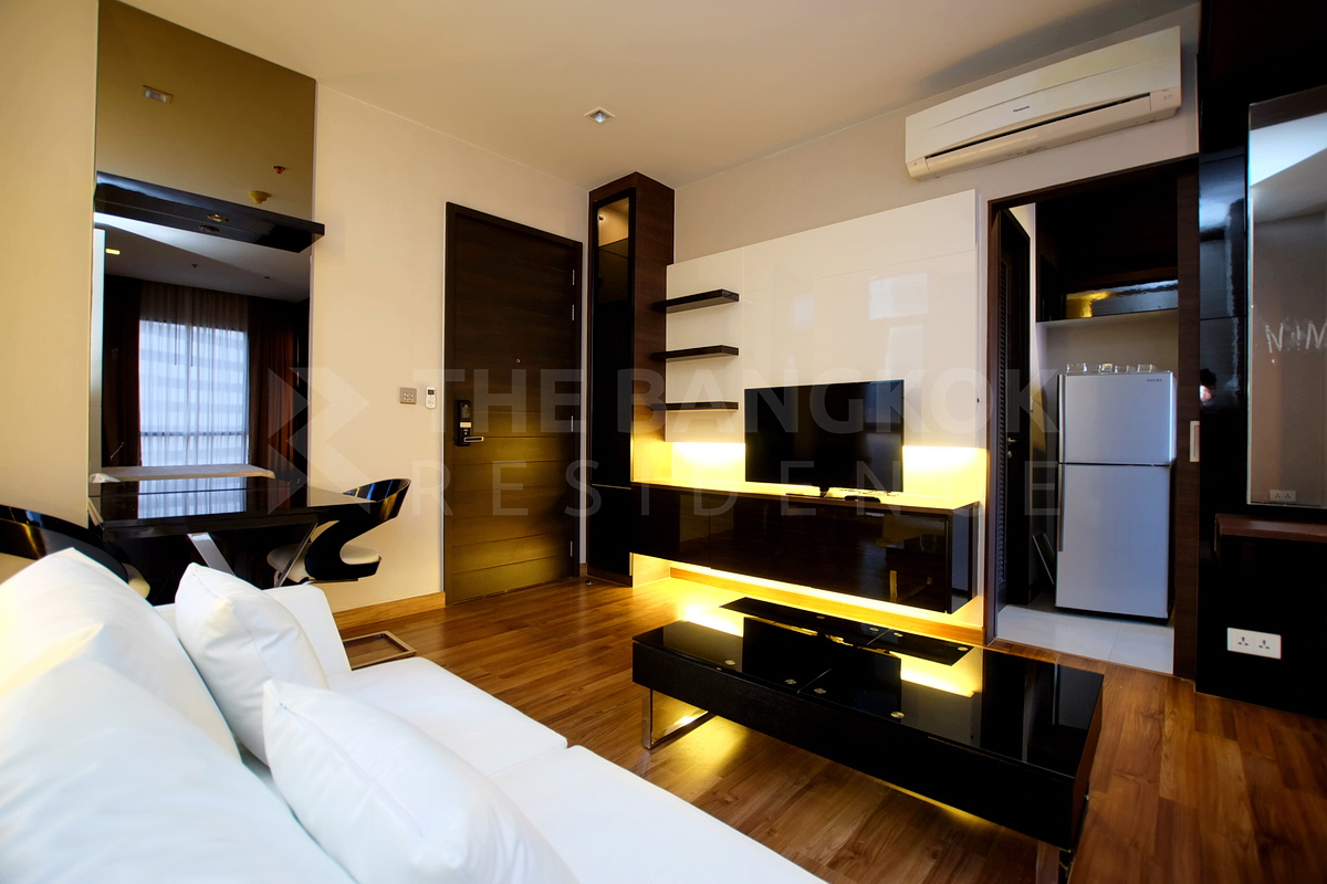 picture Ivy Ampio Ultimate Luxury Lifestyle with Convenience near MRT Cultural Center of Thailand Station - 2/10