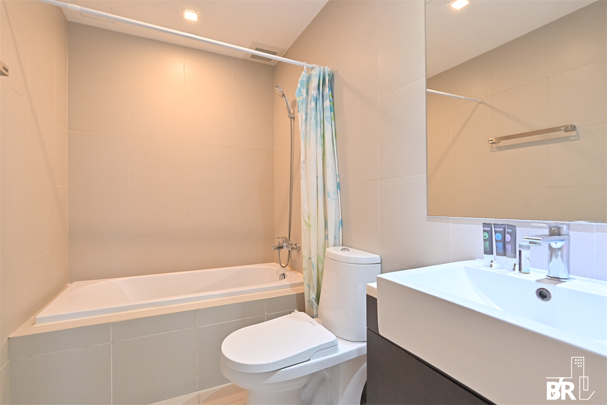 picture Noble Remix near BTS Thong Lo Ultimate Luxury Lifestyle with Convenience - 1/10