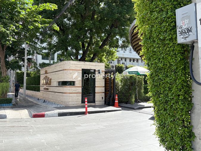 The Monument Thonglor