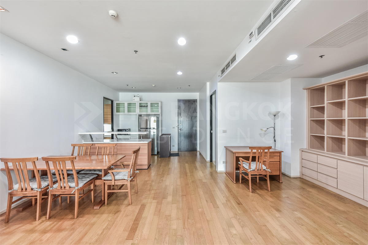 picture Ultimate Luxury Lifestyle with Convenience The Madison Condominium Sukhumvit 41 near BTS Phrom Phong - 4/10