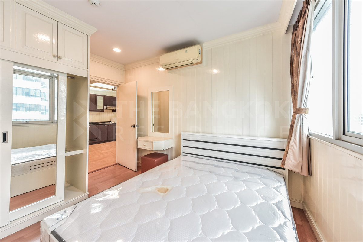 picture Luxury Unit, Ready for You Without the Wait St.Louis Grand Terrace near BTS Saint Louis - 4/10