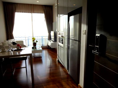 Condos for rent : 1 Bed Large Room Fully furnished  City View  Good Location Close to MRT Thailand Cultural Centre 220 m. @   IVY Ampio