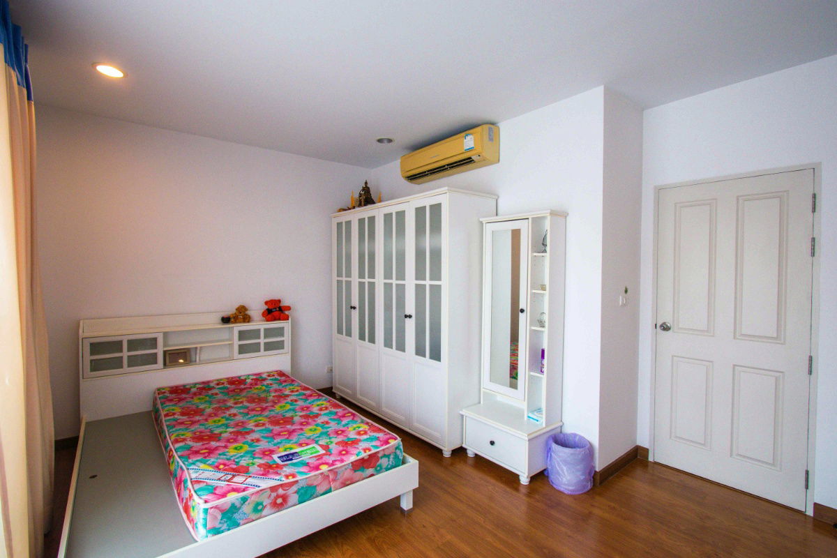 picture For Sale: 3-Story Townhome, 20 sq.w., Baan Klang Muang S-Sense Sathorn-Taksin 2, next to Kanlapaphruek Road, Ratchaphruek Road,  - 15/19