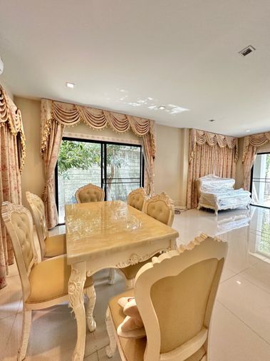 3-bed house for rent, 300 sqm, 75 sq wah, The Centro Watcharapol