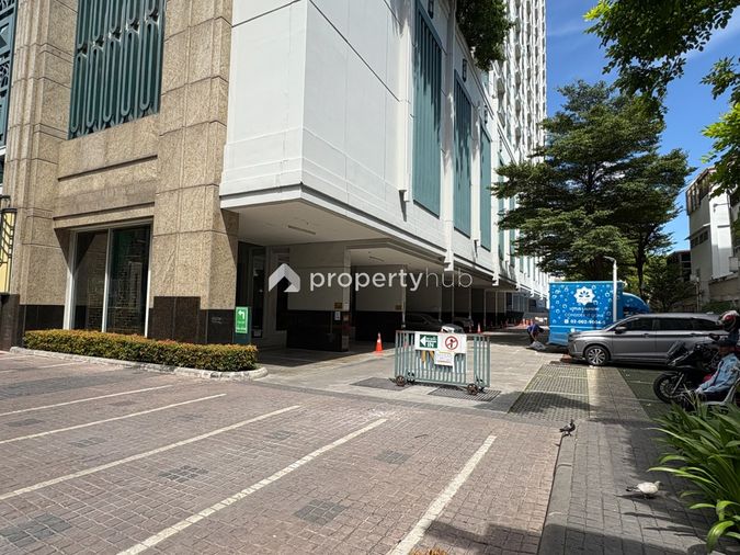 Ivy Thonglor