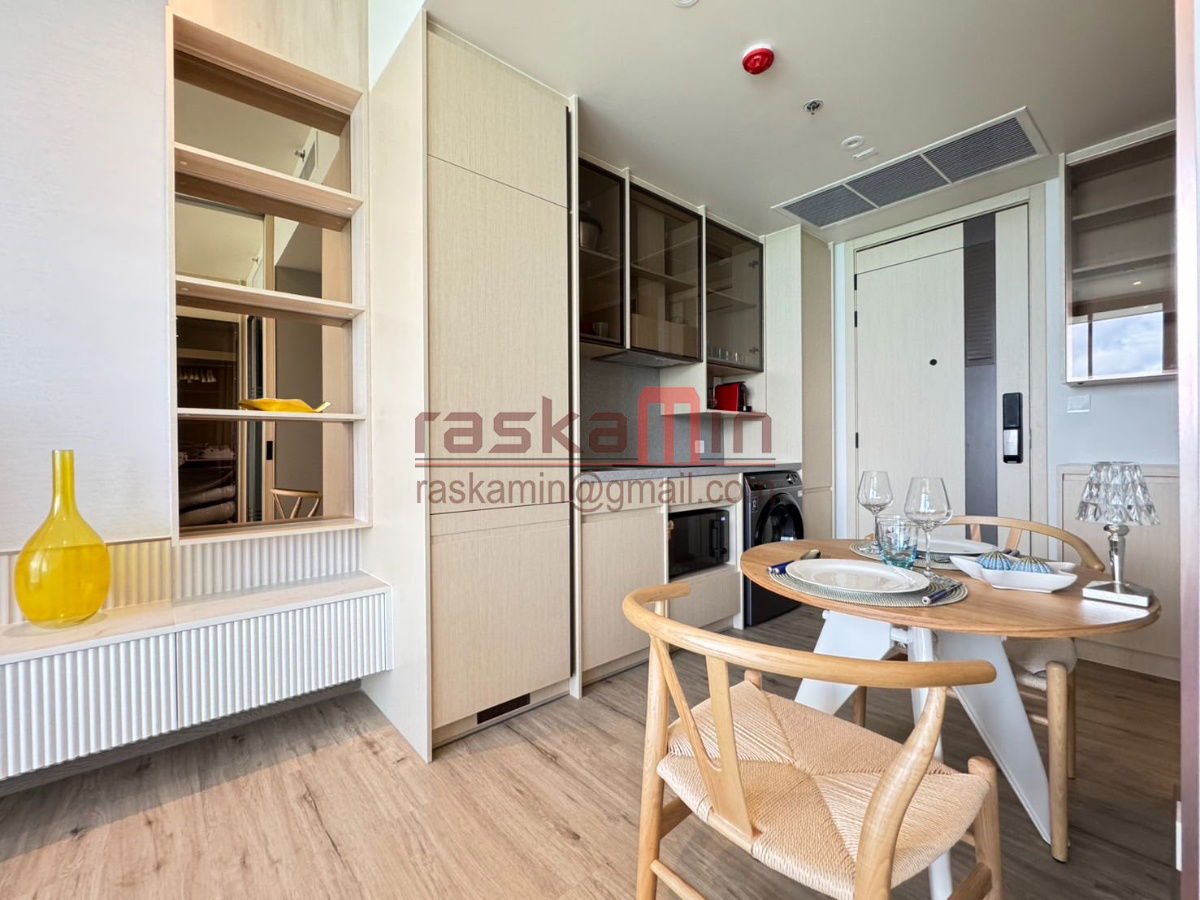 picture Brand New Luxury Beachfront Condo for Rent – AROM Wong Amat, Pattaya  - 4/13