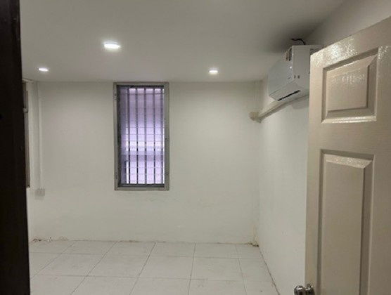 รูป ให้เช่าโกดัง โรงงาน พร้อมสำนักงาน พร้อมบ้านพัก / ซอยพัฒนาการ 76 พื้นที่ดิน 200 ตารางวา พื้นที่ใช้สอย 1000 ตารางเมตร / รถใหญ่เข้าออกได้  - รูปที่ 8/14