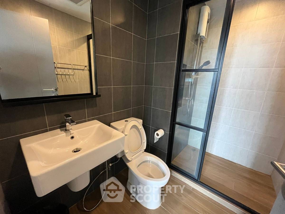 picture 1-BR Condo at The Base Garden Rama 9 near ARL Ramkhamhaeng (ID 2055239) - 10/12