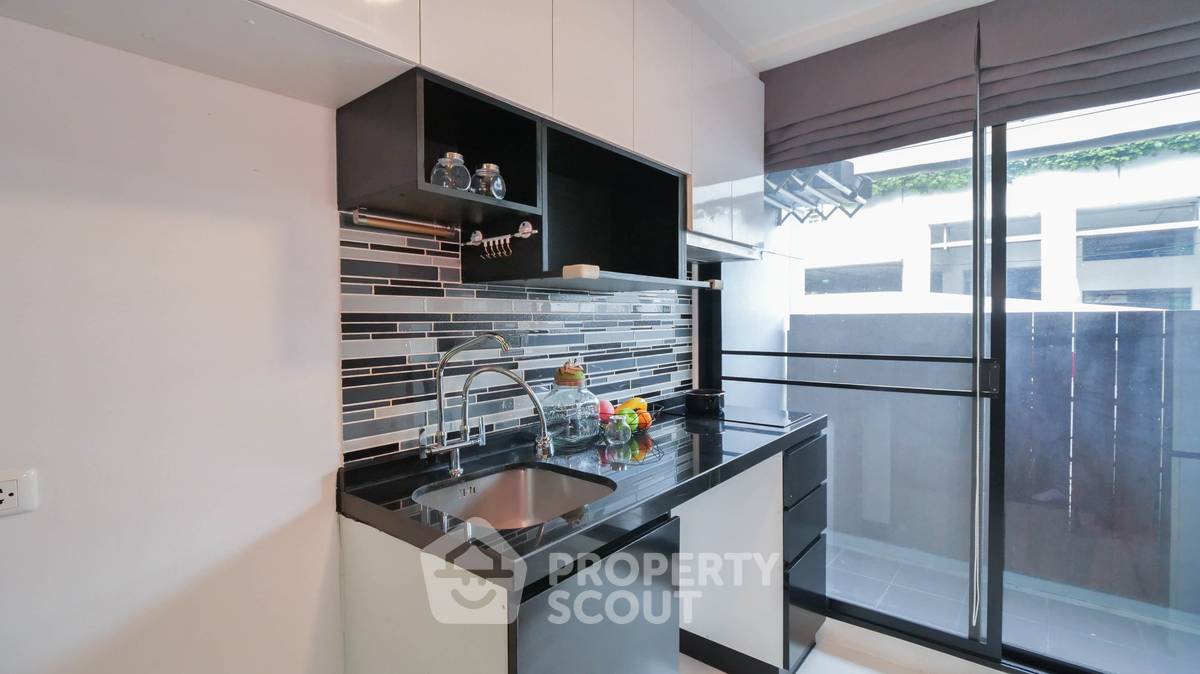 picture 2-BR Condo at Bangkok Feliz Sathorn - Taksin near BTS Krung Thon Buri (ID 621595) - 10/16