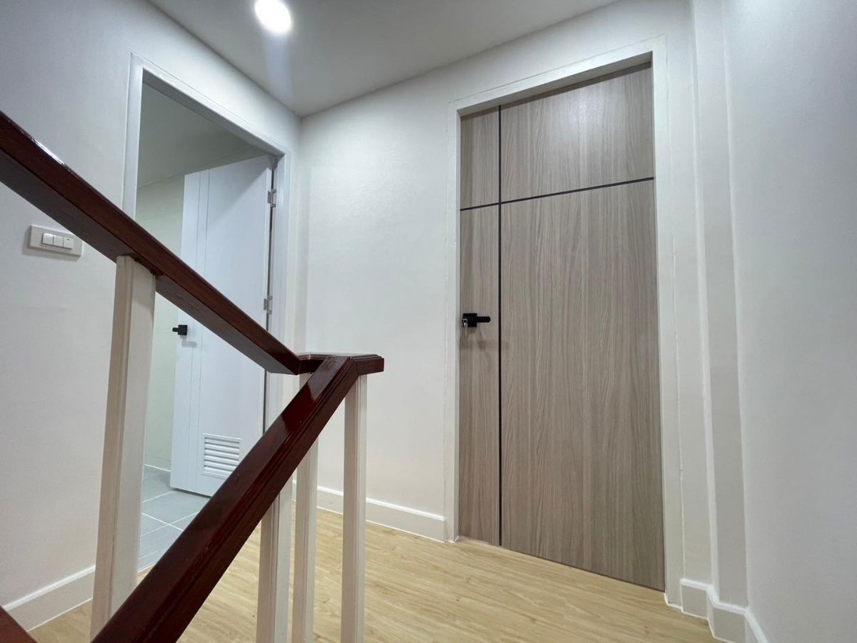 picture [For sale] Townhome, newly decorated, ready to move in! ✨ Good location, near BTS Samakkhi Station - 12/72