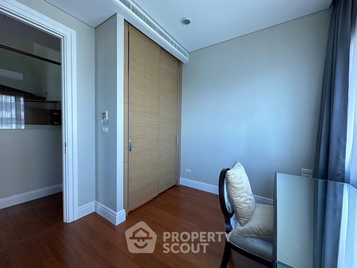 picture 3-BR Condo at Bright Sukhumvit 24 Condominium near BTS Phrom Phong (ID 2159196) - 14/28