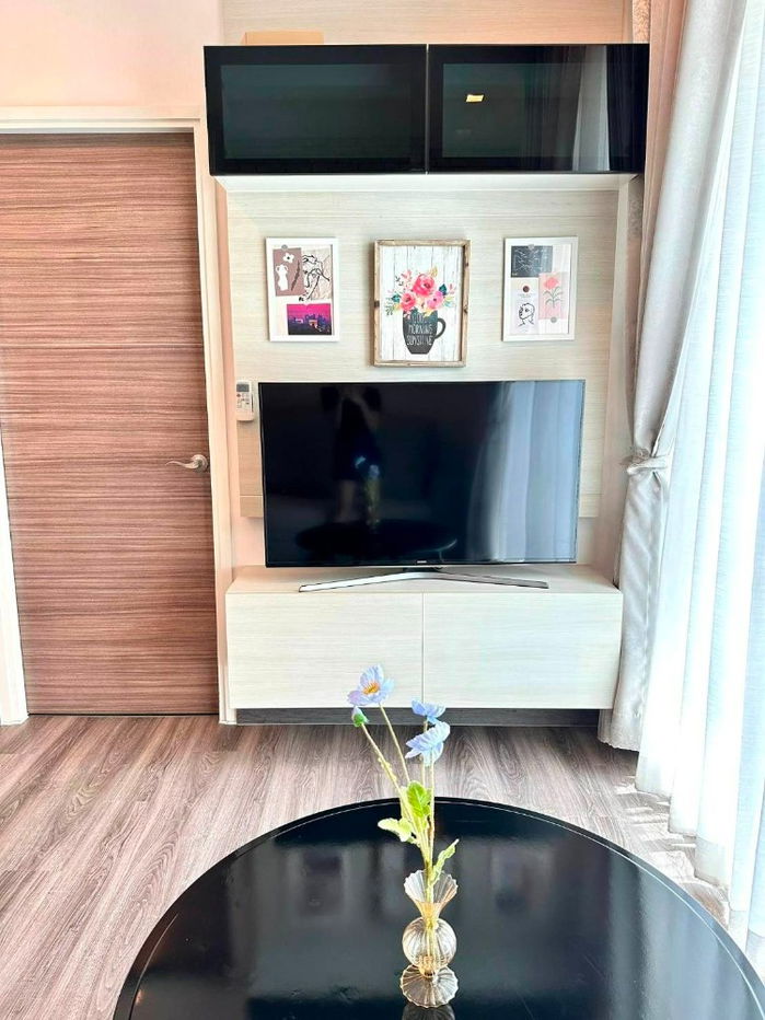 รูป QAK107 ให้เช่าคอนโด คิว อโศก, ชั้น 22 แต่งครบ📌มีเครื่องซักผ้า 37.5 ตรม. 27,000./เดือน 064-959-8900 - รูปที่ 5/12