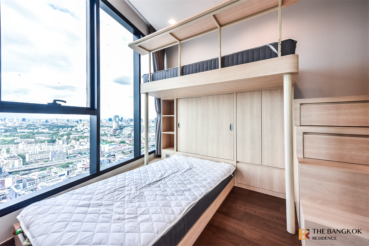 picture The Privilege of Luxury in an Economic Hub Location Ideo Q Victory near BTS Victory Monument - 2/10