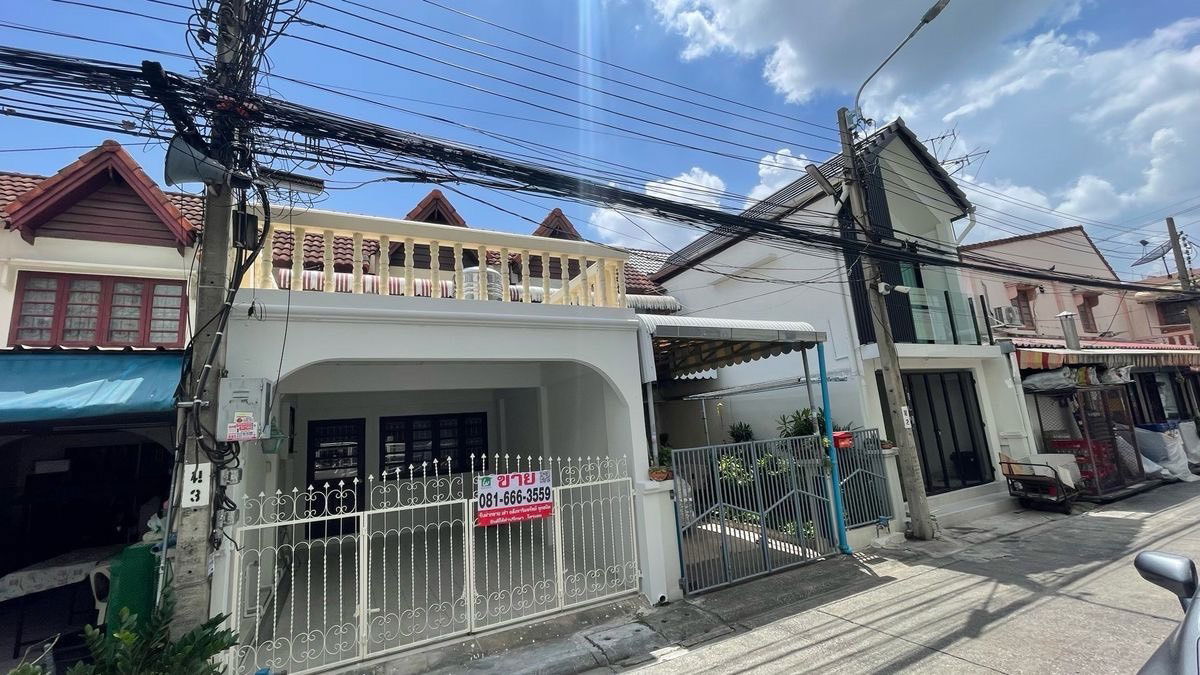 รูป ขายทาวน์เฮ้าส์พร้อมอยู่ ใจกลางประชาชื่น ซื้ออยู่เองก็ดี  ติดถนนใหญ่  - รูปที่ 4/25