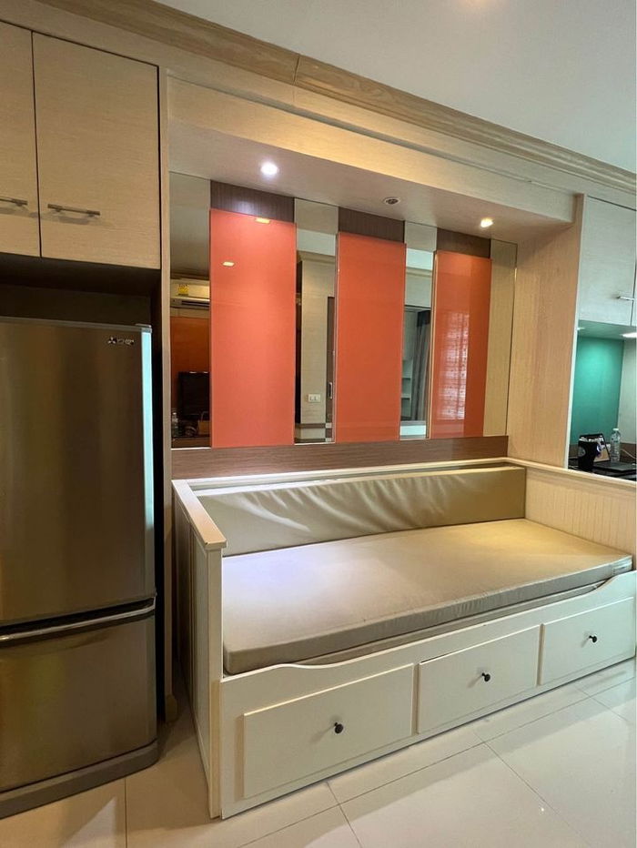 picture Wish@Samyan【𝐒𝐄𝐋𝐋 & 𝐑𝐄𝐍𝐓】🔥Decorate the room in a warm and inviting style. Not much But furniture perfectly placed🔥 Contact Line ID: @hacondo - 5/10