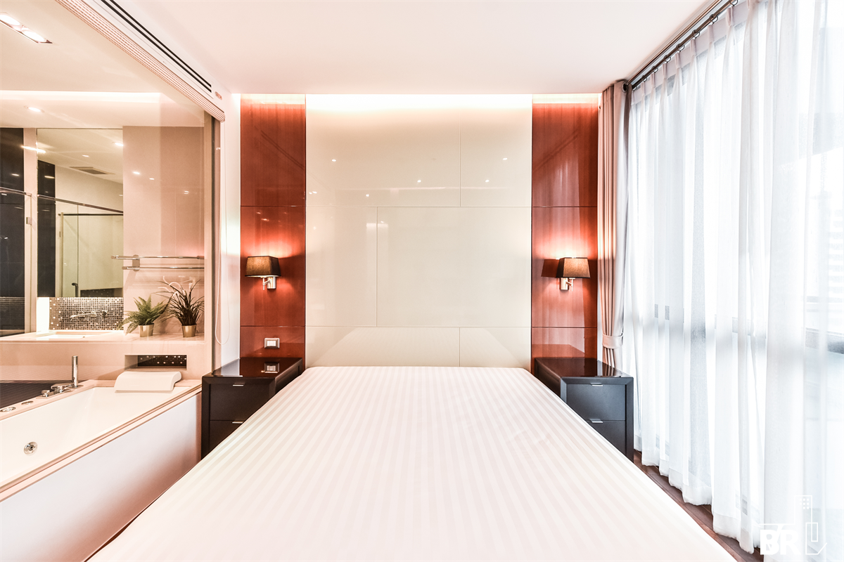 picture The Address Sukhumvit 28 near BTS Phrom Phong Luxury Unit, Ready for You Without the Wait - 7/10