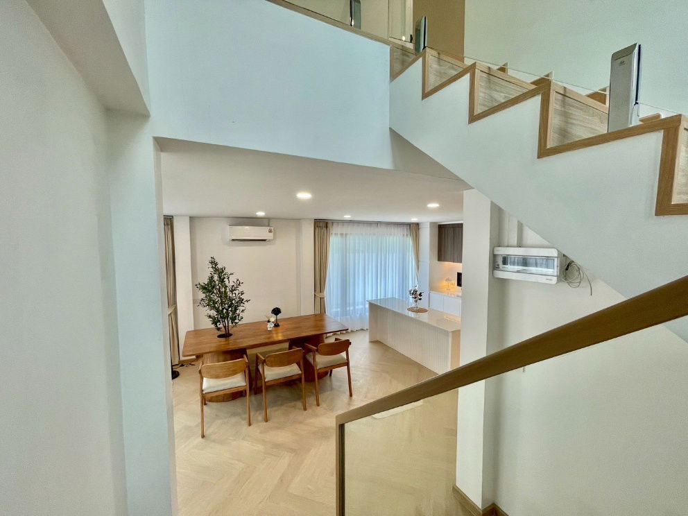 picture Fully renovated two-storey detached house for sale in Soi Pattanakarn 69. Ready to move in. - 8/16