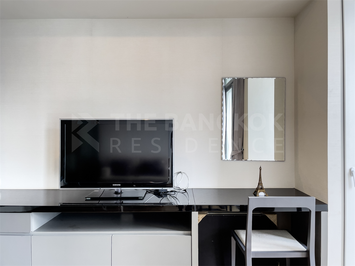 picture Luxury Condo Ready to Move-in at the Best Location Siamese Surawong near MRT Sam Yan Station - 4/10