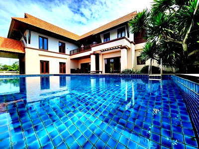 บ้านเดี่ยว สมุทรปราการ : ขายบ้านหรูริมน้ำ สไตล์รีสอร์ท ลาดกระบัง-สุวรรณภูมิ พื้นที่ 2 ไร่ มีสระว่ายน้ำ บึงน้ำส่วนตัว ใกล้มอเตอร์เวย์
