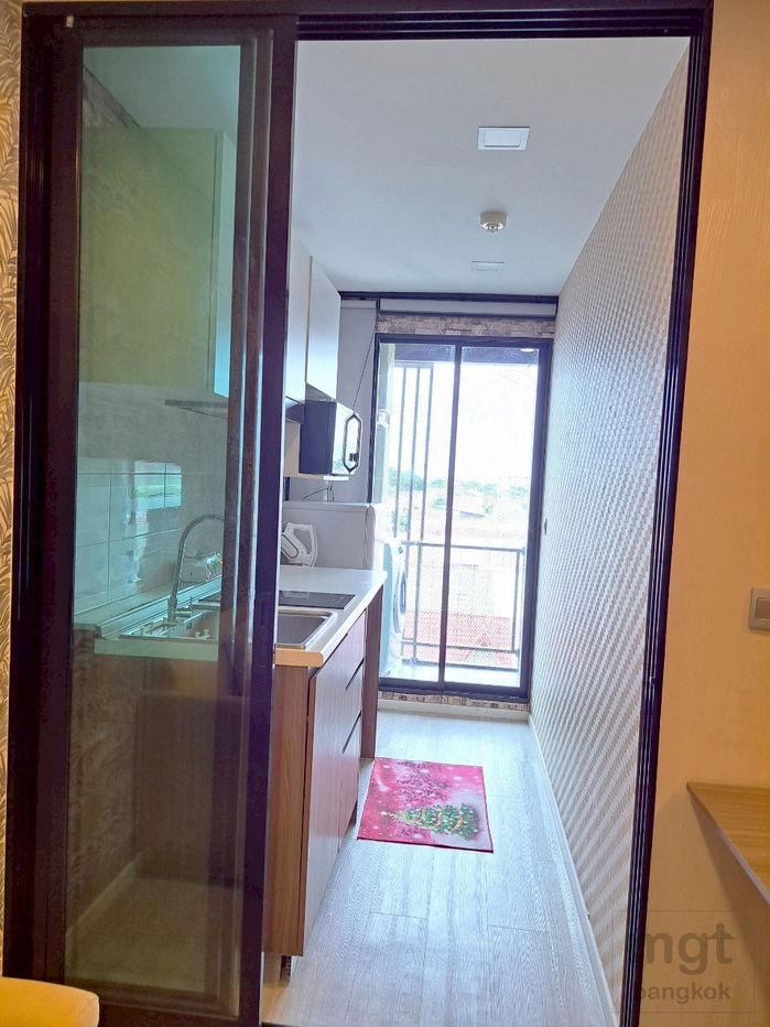 picture Condo for sale atmoz Lat Phrao 71, Nakniwat Road, resort-style condo, near community mall, 1 bedroom, fully furnished, with furniture - 8/18