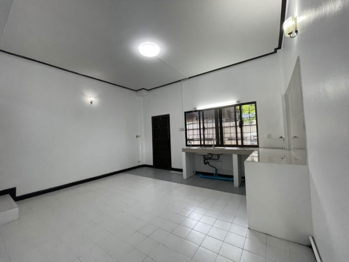 รูป [เช่า] ทาวน์โฮม 3 ชั้น – ติดโรงเรียนนานาชาติบางกอกพัฒนา สุขุมวิท 105 (ซอยลาซาล 37) - รูปที่ 3/11