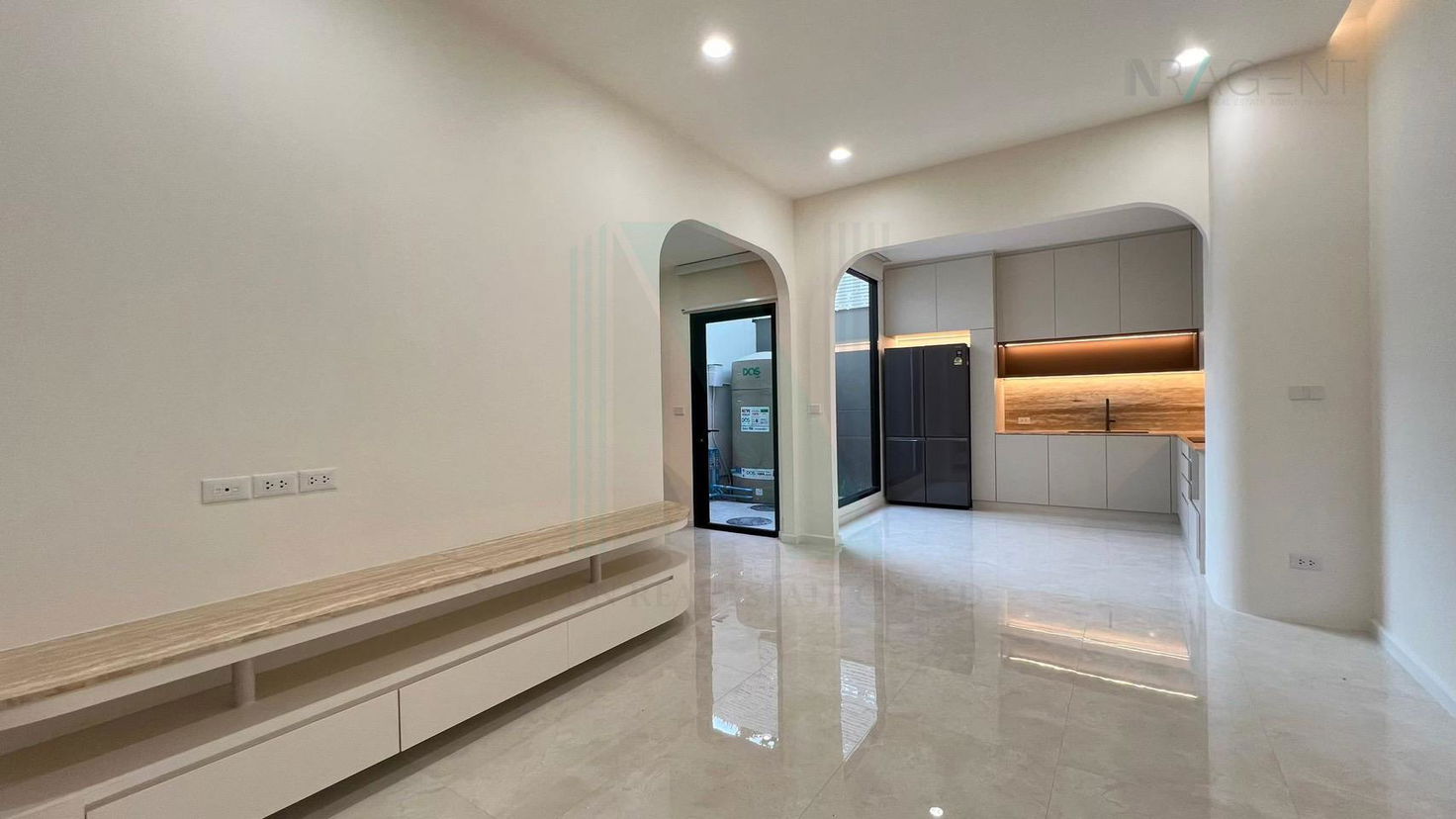 picture 🎉 For Sell Town house DEMI SATHU 49 3-story 3 bedroom 4 bathroom - 1/8