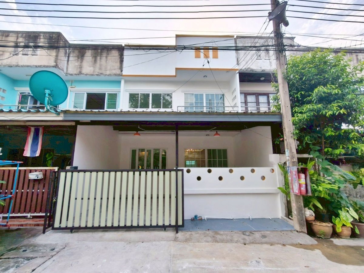 รูป ทาวน์เฮ้าส์ 2 ชั้น หมู่บ้านณัฐกานต์ สายไหม 64รีโนเวทใหม่ พร้อมอยู่   ใกล้ สนามบินดอนเมือง รถไฟฟ้า BTS สายสีเขียว รพ.ภูมิพล - รูปที่ 1/13