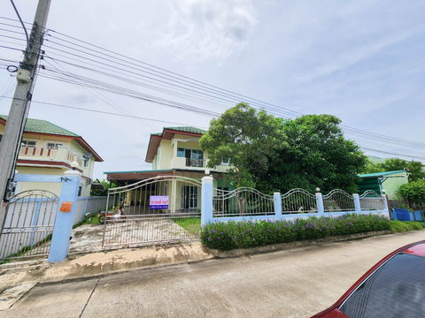 อยู่ขาย บ้านเดี่ยว พื้นที่ขนาดใหญ่ เหมาะอยู่อาศัย หรือดัดแปลงทำโกดัง/โรงงานขนาดเล็ก กิจการภายในตัว ขาย บ้านเดี่ยว 2 ชั้น 174.4 ตร.ว. 