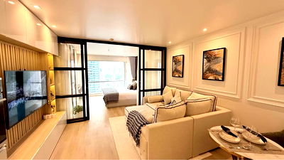 Condos for rent : For rent, Sukhumvit Suite. High floor with city view free WIFI. Ready to move in