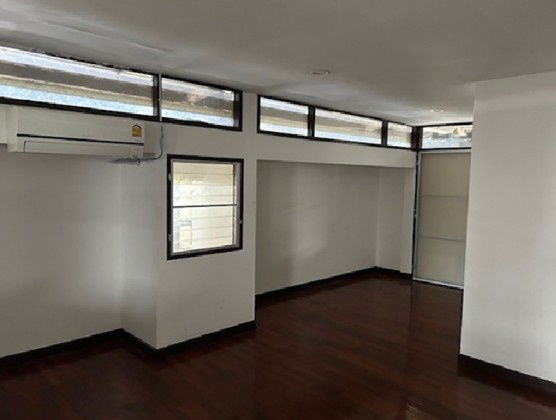 รูป ให้เช่าโกดัง โรงงาน พร้อมสำนักงาน พร้อมบ้านพัก / ซอยพัฒนาการ 76 พื้นที่ดิน 200 ตารางวา พื้นที่ใช้สอย 1000 ตารางเมตร / รถใหญ่เข้าออกได้  - รูปที่ 12/14