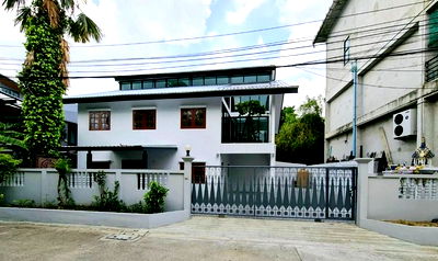 Houses for rent เกษตร : Detached House For Rent Chokchai 4 Bangkok