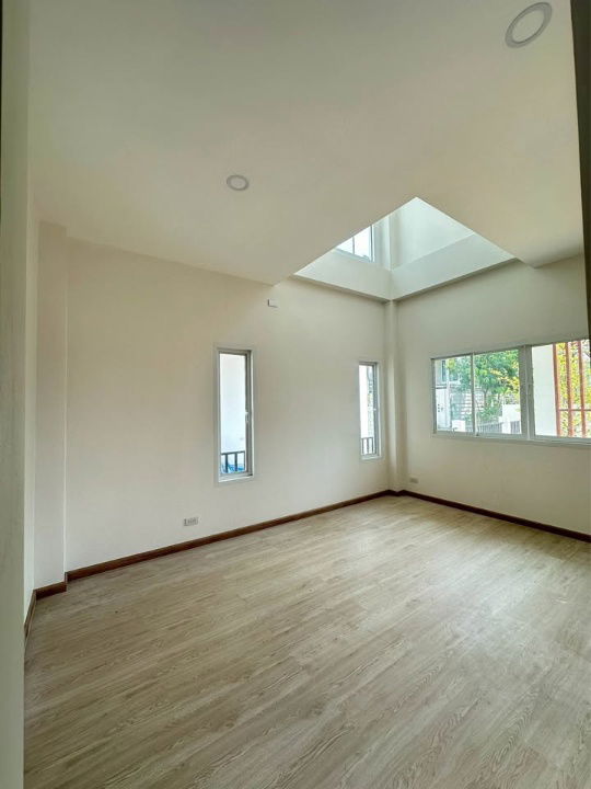picture Newly built 2-storey house for sale in minimal style. Beautiful, high-quality home in the Hang Dong area with convenient access- SW002726 - 9/26
