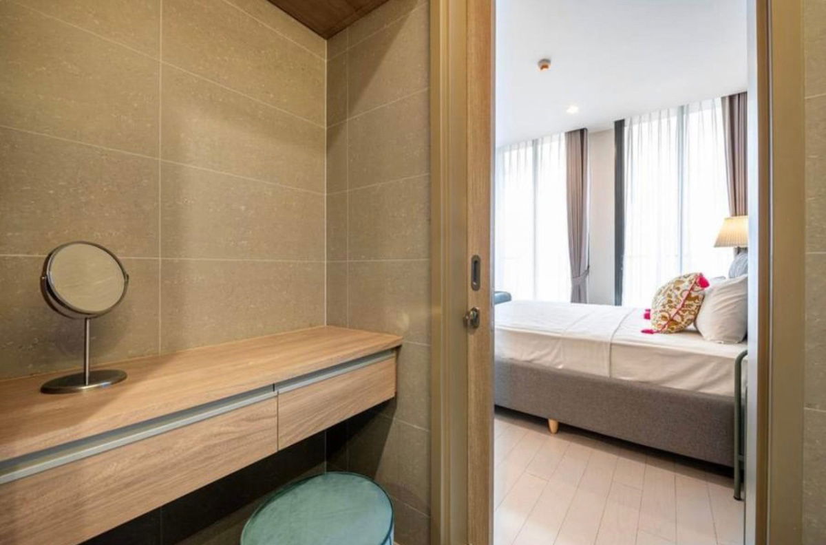 picture ♢ Rare Unit ♢ Tower C, 15+ Floor | 1 Bedroom, 42.58 sq.m. | Condo skywalk connect to BTS ploenchit and Central Embassy. - 7/8