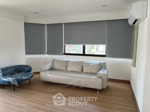 1-BR Condo at Lake Avenue Sukhumvit 16 near BTS Asok (ID 510322)