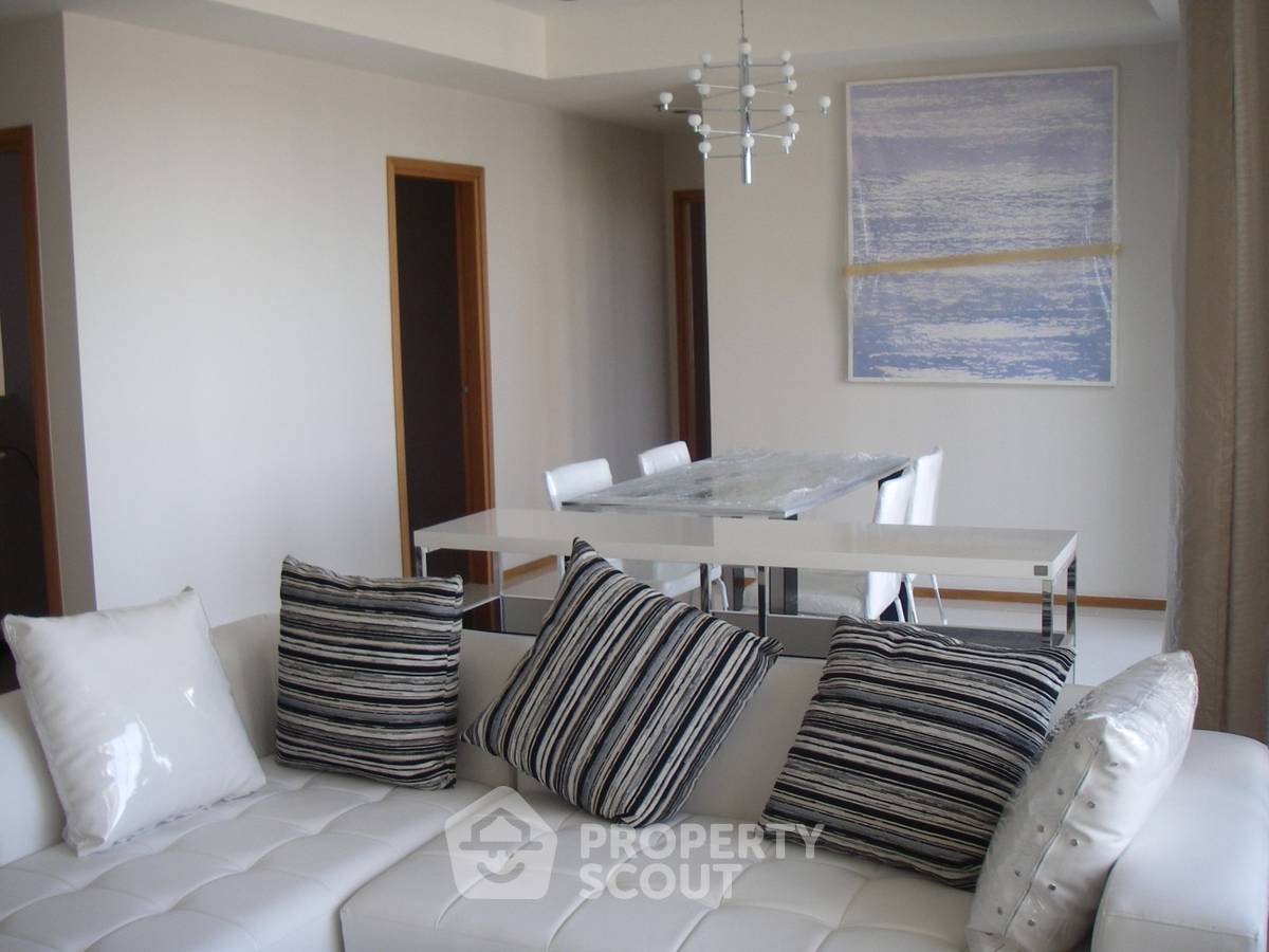 picture 2-BR Condo at The Emporio Place near BTS Phrom Phong (ID 512251) - 6/6