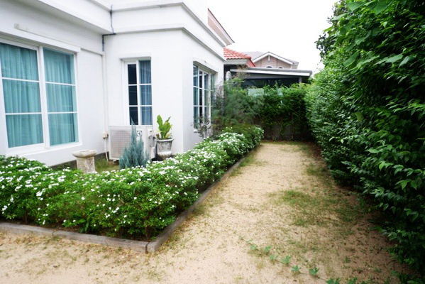 picture FOR RENT CASA GRAND ONNUT - WONGWAEN / 3 bedrooms 4 bathrooms / 64 Sqw. 200 Sqm. **55,000** CLOSE TO GEMOPOLIS INDUSTRIAL ESTATE - 14/14